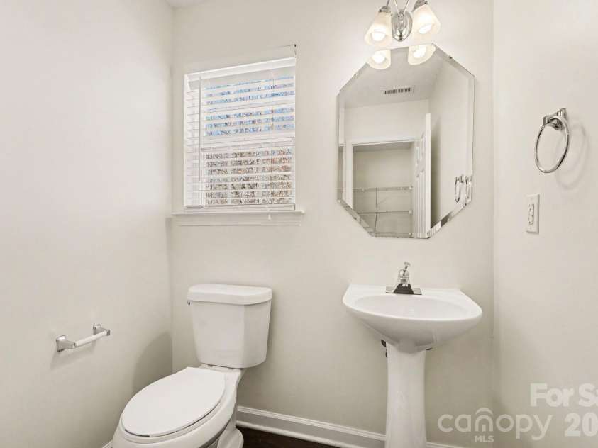 183 Everett Park Drive, Mooresville, NC 28115.  MLS# CAR4355004, YatesRealty ID 8133. 
