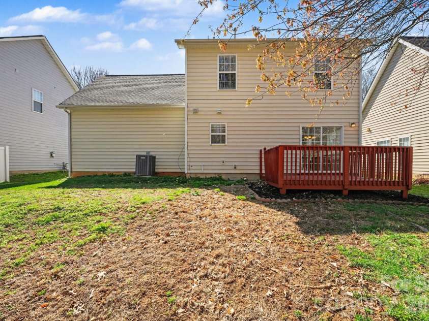 183 Everett Park Drive, Mooresville, NC 28115.  MLS# CAR4355004, YatesRealty ID 8133. 