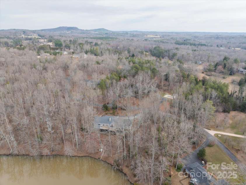 98 Fox Trail, Tryon, NC 28782.  MLS# CAR4232622, YatesRealty ID 8133. 27 minutes to Hendersonville.