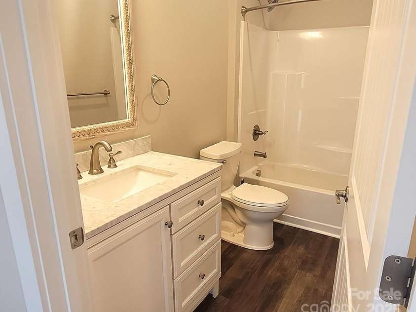 1123 Fieldstone Road, Mooresville, NC 28115.  MLS# CAR4233843, YatesRealty ID 8134. 2nd Full bath - 1st floor