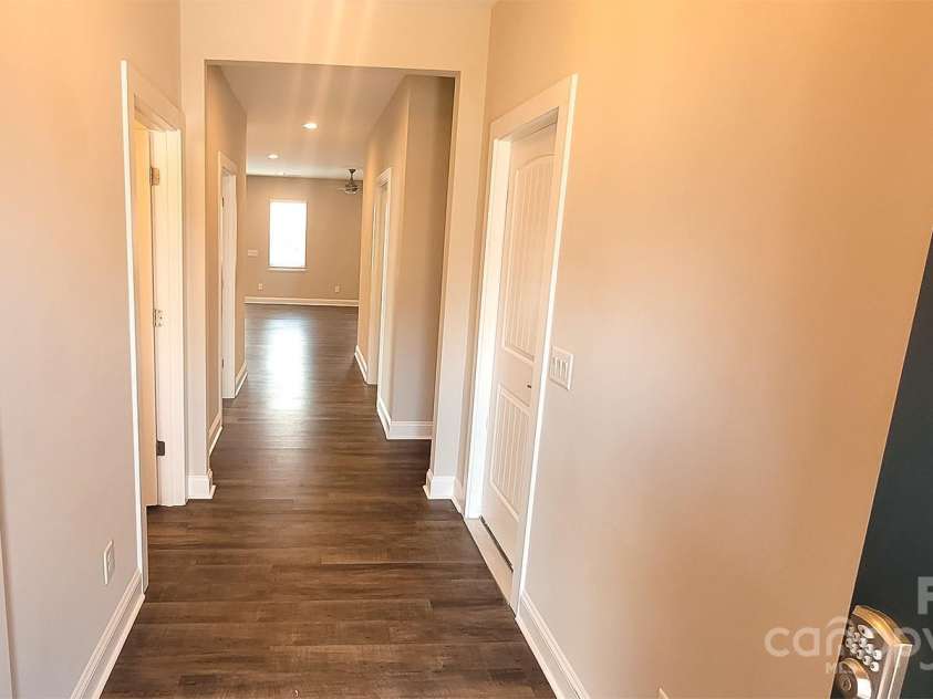 1123 Fieldstone Road, Mooresville, NC 28115.  MLS# CAR4233843, YatesRealty ID 8134. Front Entrance Hall
