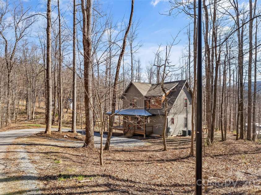 43 Clinchfield Gap Road, Marion, NC 28752.  MLS# CAR4238220, YatesRealty ID 8135. 