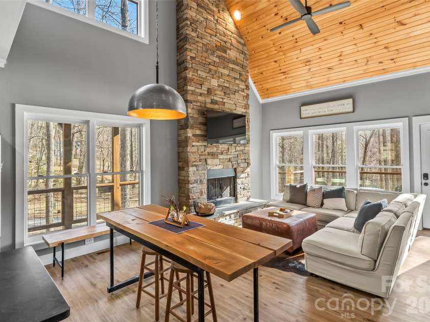 43 Clinchfield Gap Road, Marion, NC 28752.  MLS# CAR4338640, YatesRealty ID 8135. 