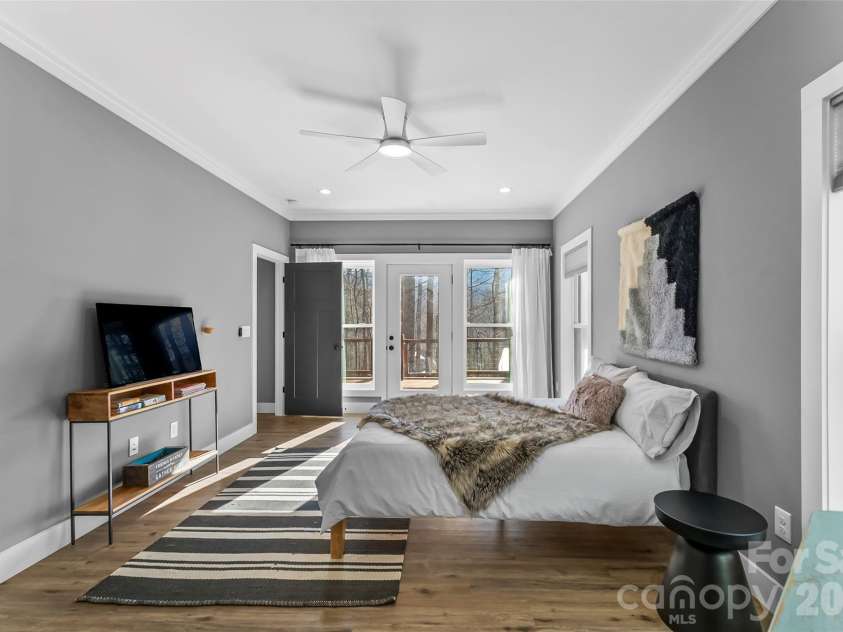 43 Clinchfield Gap Road, Marion, NC 28752.  MLS# CAR4338640, YatesRealty ID 8135. 