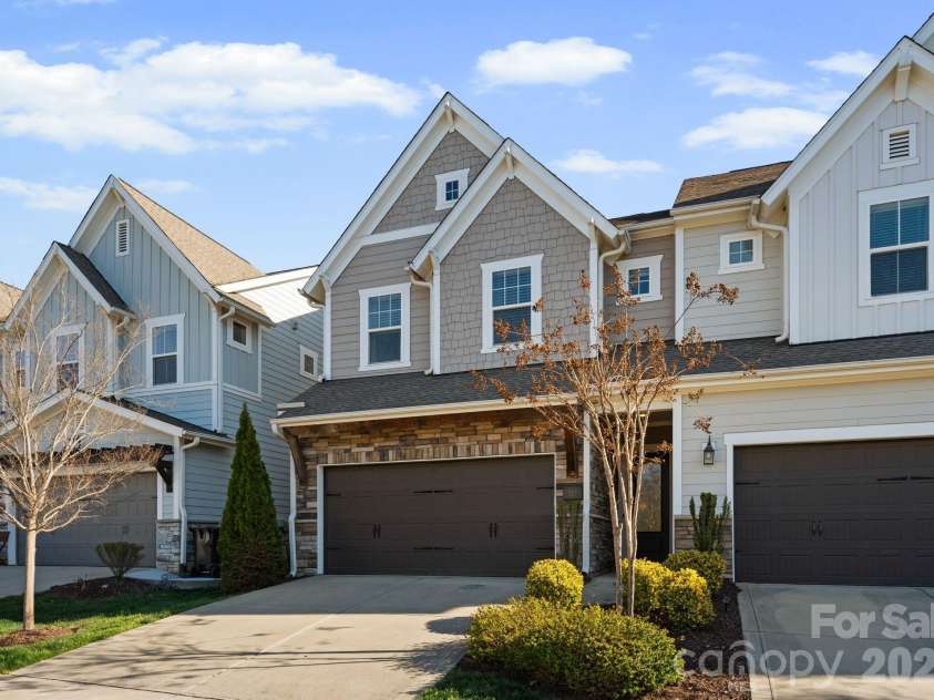 517 Belton Street, Charlotte, NC 28209.  MLS# CAR4355285, YatesRealty ID 8136. 