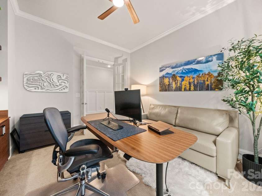 517 Belton Street, Charlotte, NC 28209.  MLS# CAR4355285, YatesRealty ID 8136. 