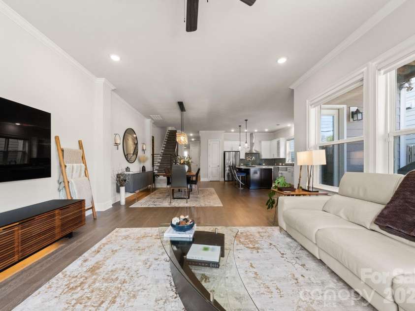 517 Belton Street, Charlotte, NC 28209.  MLS# CAR4355285, YatesRealty ID 8136. 