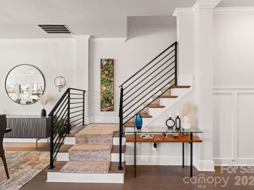 517 Belton Street, Charlotte, NC 28209.  MLS# CAR4355285, YatesRealty ID 8136. 