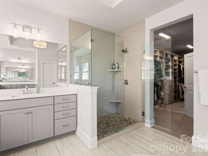 517 Belton Street, Charlotte, NC 28209.  MLS# CAR4355285, YatesRealty ID 8136. 