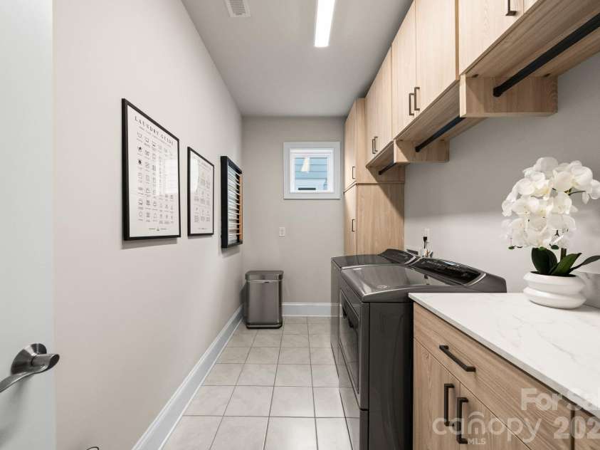 517 Belton Street, Charlotte, NC 28209.  MLS# CAR4355285, YatesRealty ID 8136. 