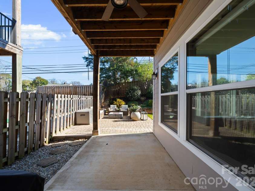 517 Belton Street, Charlotte, NC 28209.  MLS# CAR4355285, YatesRealty ID 8136. 