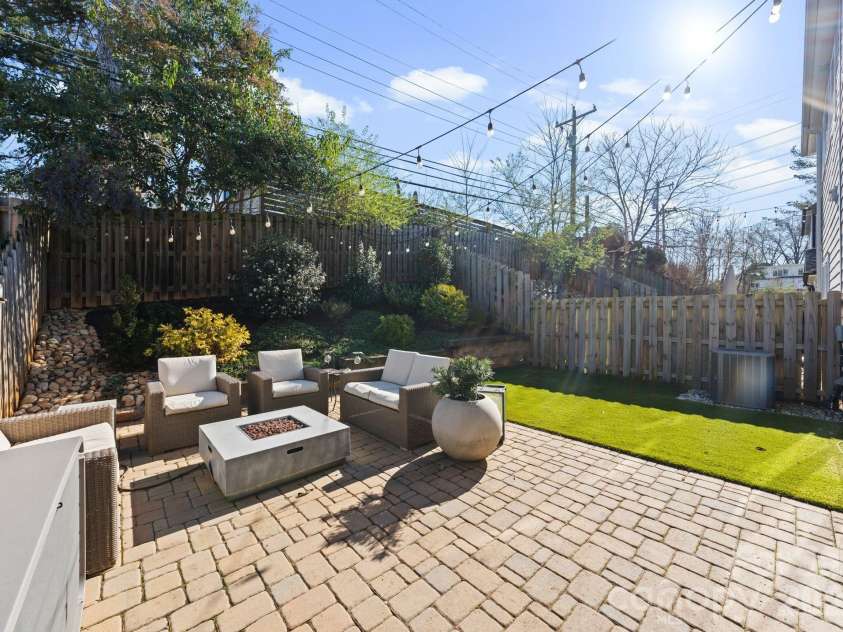 517 Belton Street, Charlotte, NC 28209.  MLS# CAR4355285, YatesRealty ID 8136. 