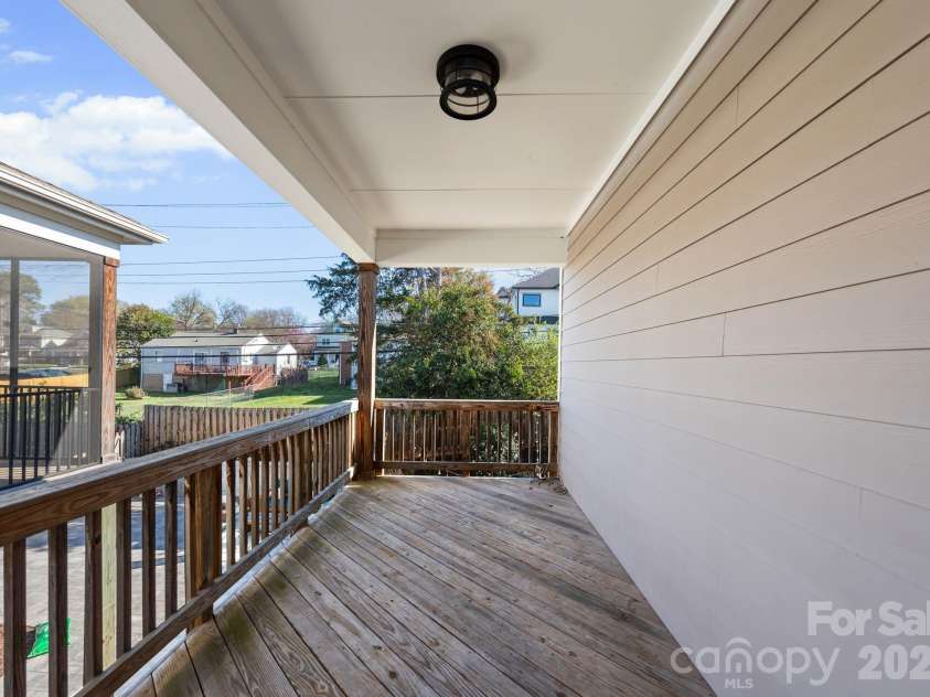 517 Belton Street, Charlotte, NC 28209.  MLS# CAR4355285, YatesRealty ID 8136. 