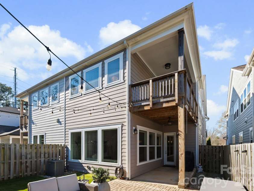 517 Belton Street, Charlotte, NC 28209.  MLS# CAR4355285, YatesRealty ID 8136. 