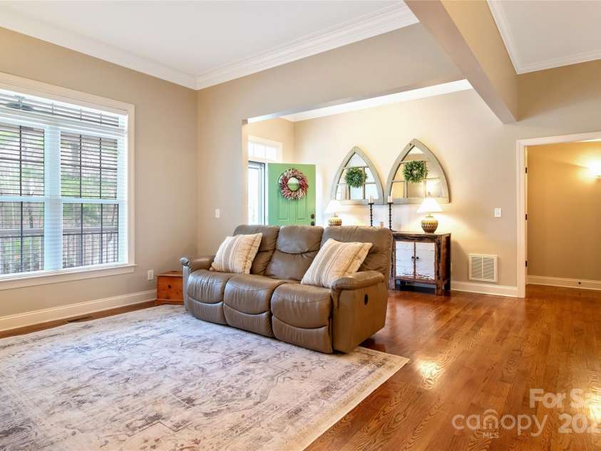 74 Old Logging Trail, Hendersonville, NC 28739.  MLS# CAR4241041, YatesRealty ID 8136. 