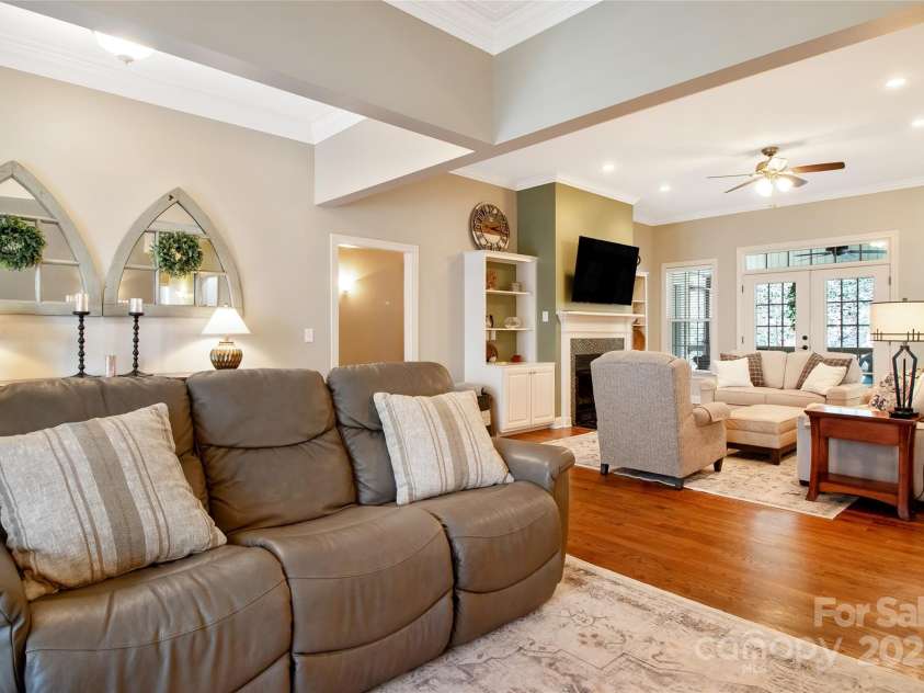 74 Old Logging Trail, Hendersonville, NC 28739.  MLS# CAR4241041, YatesRealty ID 8136. 