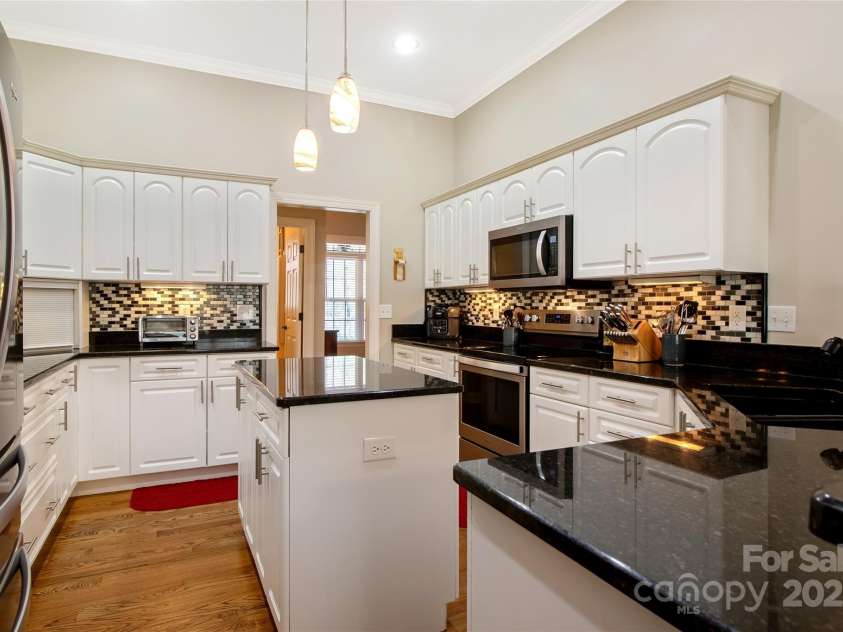 74 Old Logging Trail, Hendersonville, NC 28739.  MLS# CAR4241041, YatesRealty ID 8136. 