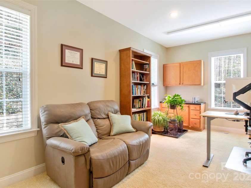 74 Old Logging Trail, Hendersonville, NC 28739.  MLS# CAR4241041, YatesRealty ID 8136. 