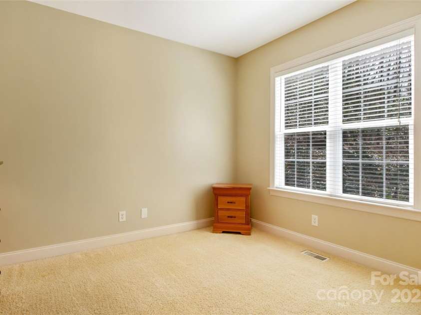 74 Old Logging Trail, Hendersonville, NC 28739.  MLS# CAR4241041, YatesRealty ID 8136. 