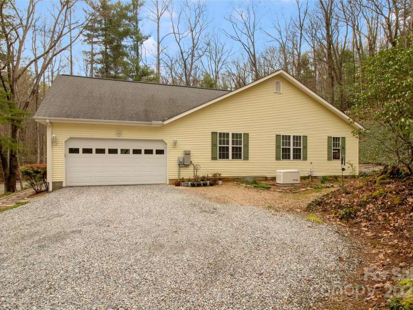 74 Old Logging Trail, Hendersonville, NC 28739.  MLS# CAR4241041, YatesRealty ID 8136. 