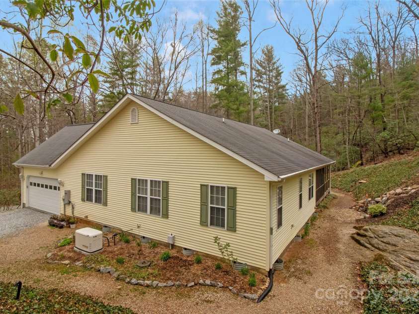74 Old Logging Trail, Hendersonville, NC 28739.  MLS# CAR4241041, YatesRealty ID 8136. 