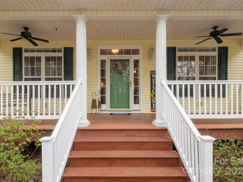 74 Old Logging Trail, Hendersonville, NC 28739.  MLS# CAR4241041, YatesRealty ID 8136. 