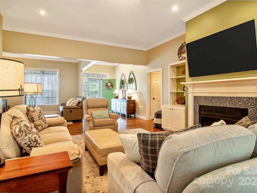 74 Old Logging Trail, Hendersonville, NC 28739.  MLS# CAR4241041, YatesRealty ID 8136. Open floor plan with loads of light!