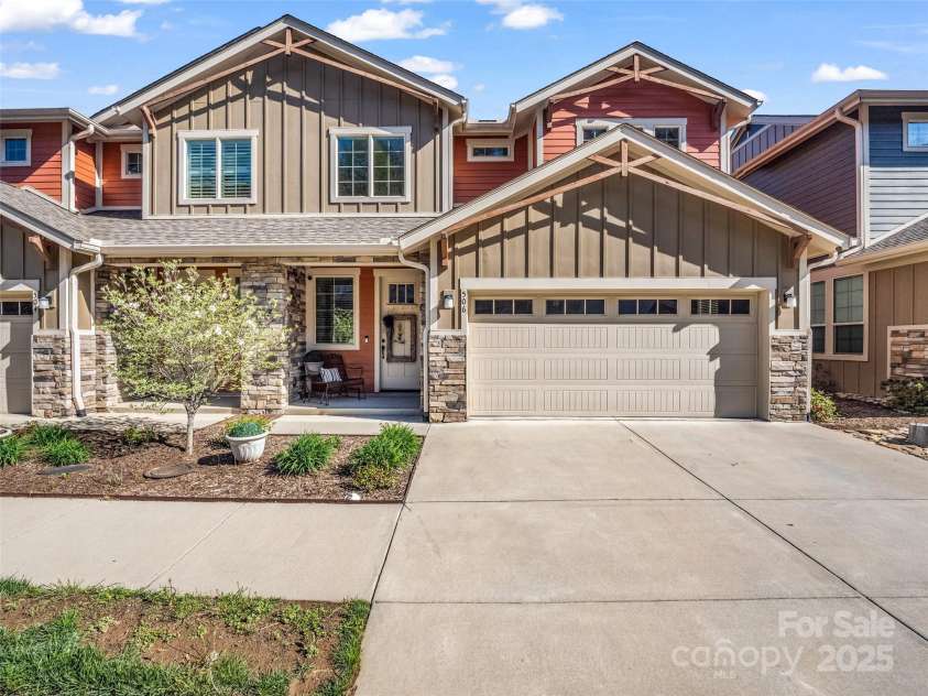 506 Sweet Birch Park Lane, Black Mountain, NC 28711.  MLS# CAR4245474, YatesRealty ID 8139. 