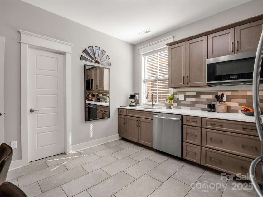 506 Sweet Birch Park Lane, Black Mountain, NC 28711.  MLS# CAR4245474, YatesRealty ID 8139. 