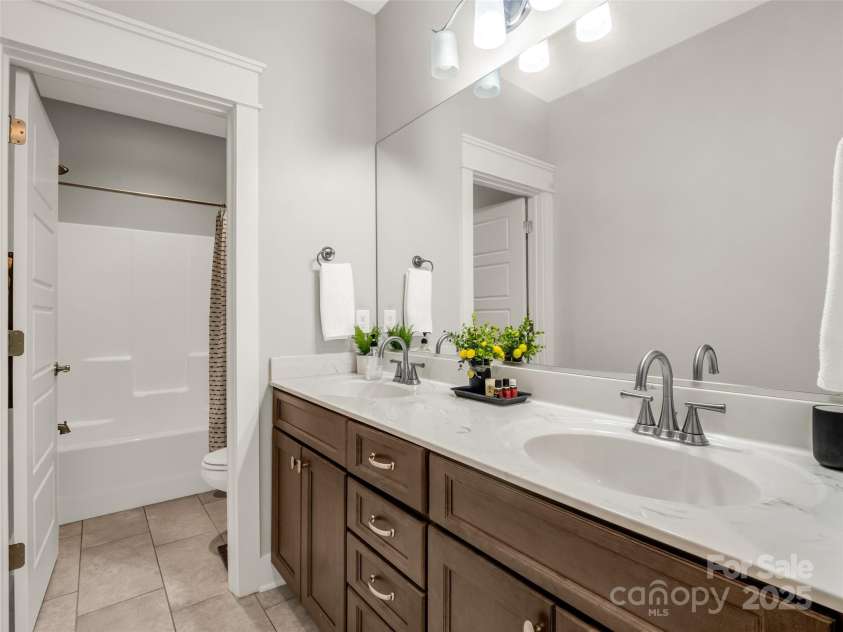 506 Sweet Birch Park Lane, Black Mountain, NC 28711.  MLS# CAR4245474, YatesRealty ID 8139. 