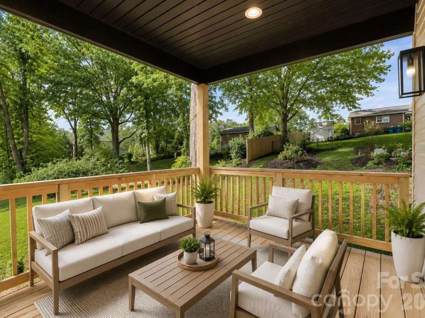 908 30th Avenue Drive, Hickory, NC 28601.  MLS# CAR4354674, YatesRealty ID 8139. 