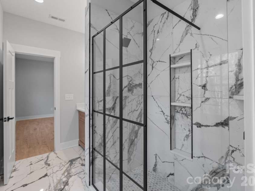 908 30th Avenue Drive, Hickory, NC 28601.  MLS# CAR4354674, YatesRealty ID 8139. Primary bathroom