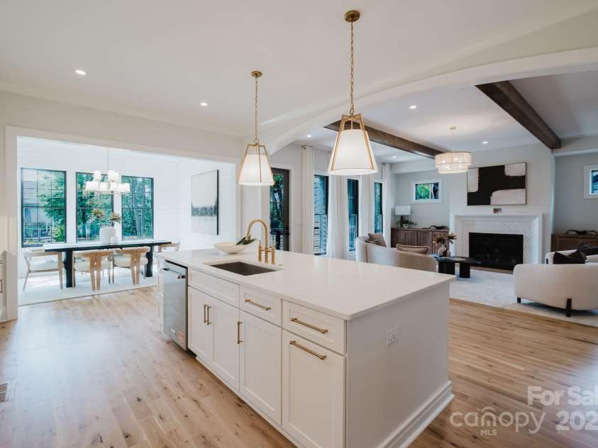 1625 Club Road, Charlotte, NC 28205.  MLS# CAR4260776, YatesRealty ID 814. 