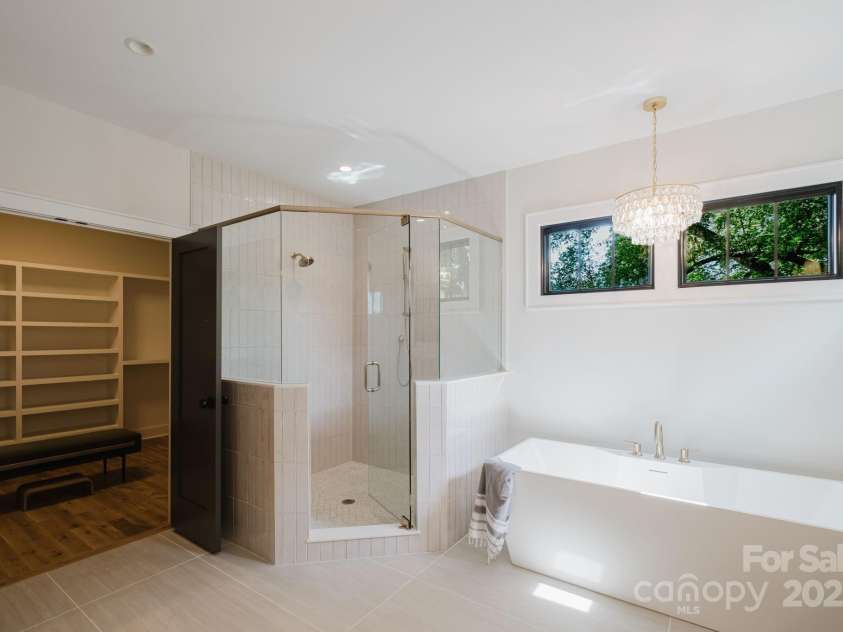 1625 Club Road, Charlotte, NC 28205.  MLS# CAR4260776, YatesRealty ID 814. 