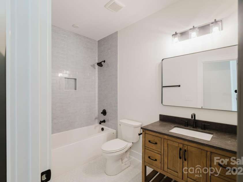 1625 Club Road, Charlotte, NC 28205.  MLS# CAR4260776, YatesRealty ID 814. 