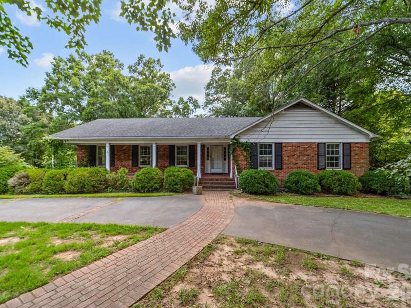 866 Concord Road, Davidson, NC 28036.  MLS# CAR4160164, YatesRealty ID 814. 