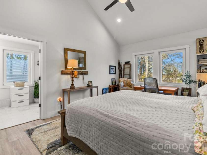 221 Newbold Street, Lincolnton, NC 28092.  MLS# CAR4342134, YatesRealty ID 8140. 