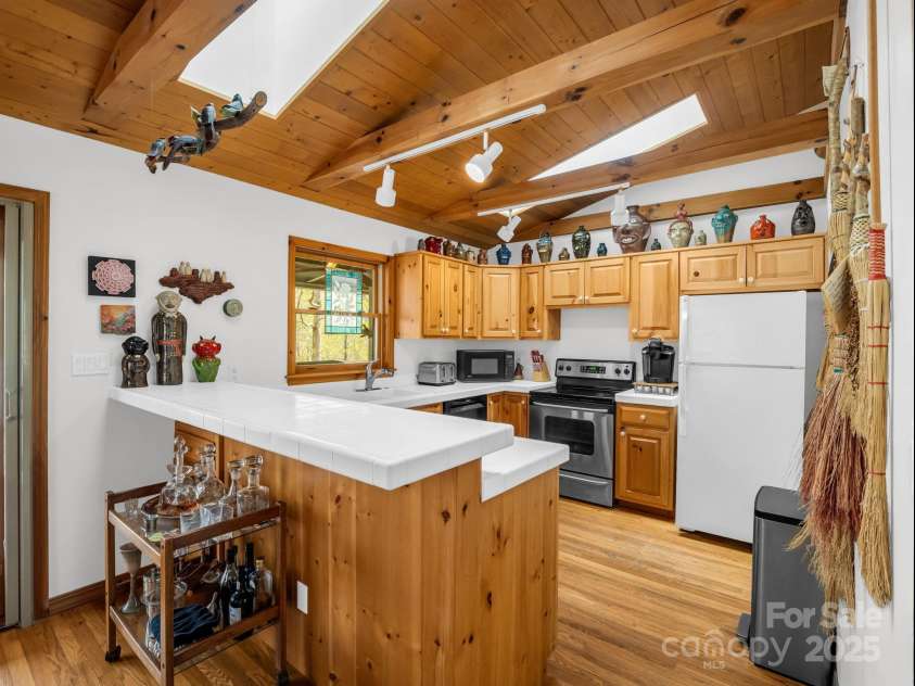 780 Rixhaven Drive, Saluda, NC 28773.  MLS# CAR4246411, YatesRealty ID 8140. 