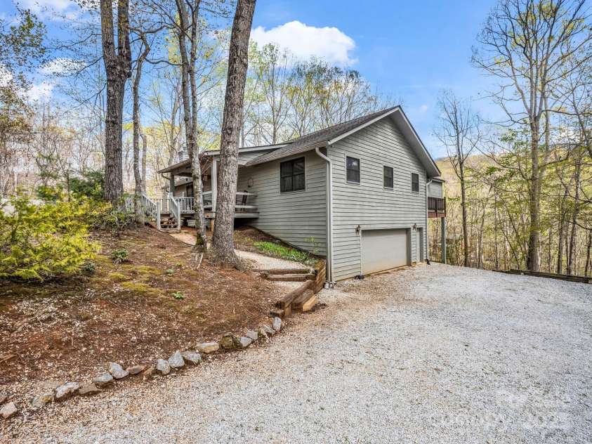 780 Rixhaven Drive, Saluda, NC 28773.  MLS# CAR4246411, YatesRealty ID 8140. 