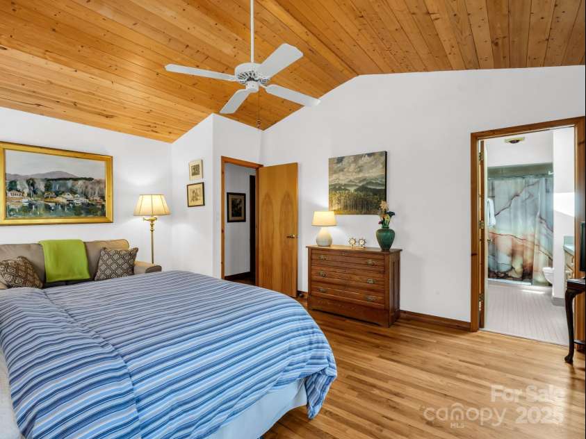 780 Rixhaven Drive, Saluda, NC 28773.  MLS# CAR4246411, YatesRealty ID 8140. Primary Bedroom with Ensuite Bath