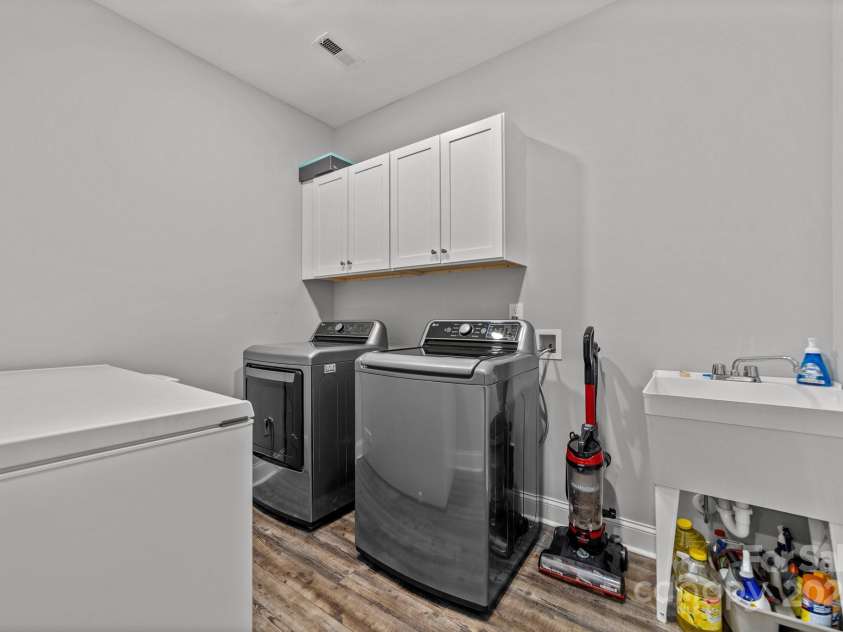 1050 Coppergate Drive, Salisbury, NC 28147.  MLS# CAR4248915, YatesRealty ID 8142. Laundry Room with sink-