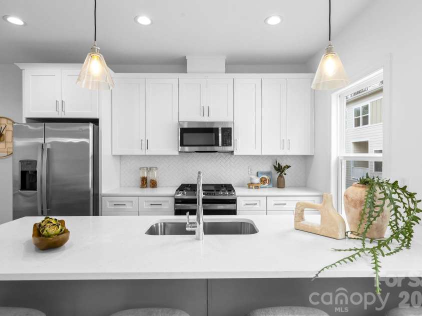 3920 Hager Drive, Charlotte, NC 28208.  MLS# CAR4350564, YatesRealty ID 8142. 