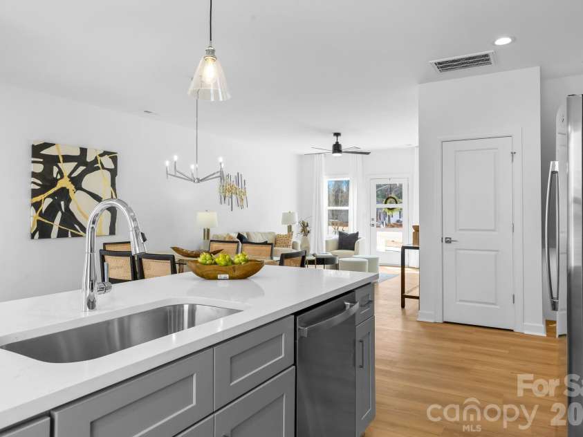 3920 Hager Drive, Charlotte, NC 28208.  MLS# CAR4350564, YatesRealty ID 8142. 
