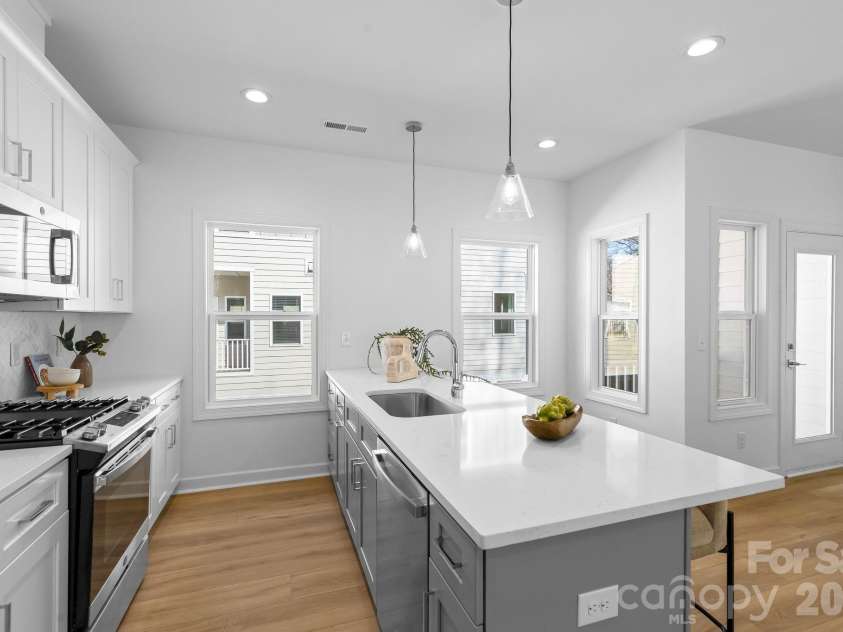 3920 Hager Drive, Charlotte, NC 28208.  MLS# CAR4350564, YatesRealty ID 8142. 