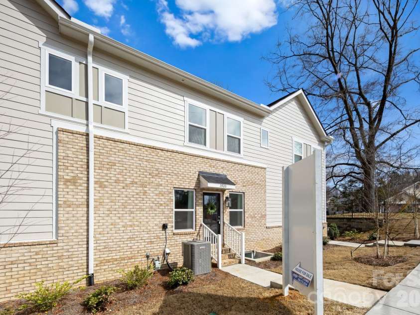 3920 Hager Drive, Charlotte, NC 28208.  MLS# CAR4350564, YatesRealty ID 8142. 