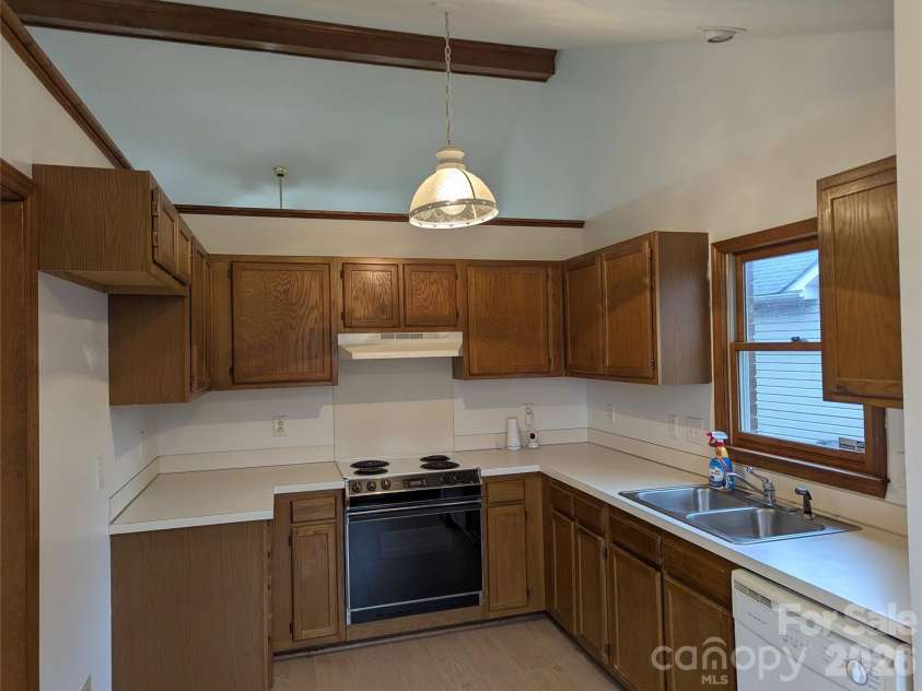4001 CroftWood Lane, Indian Trail, NC 28079.  MLS# CAR4346318, YatesRealty ID 8143. 