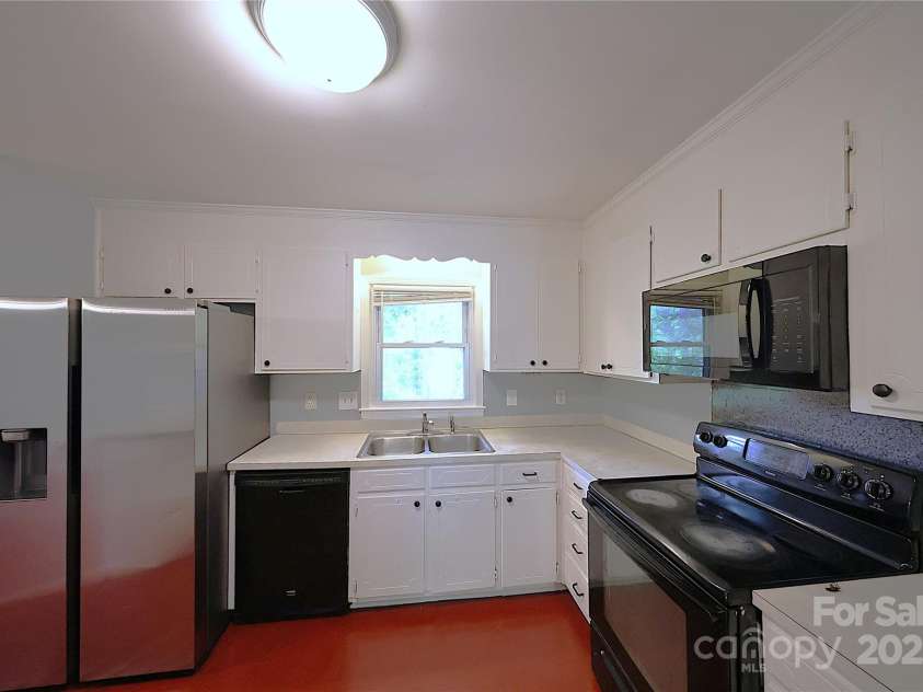 6126 Eagle Peak Drive, Charlotte, NC 28214.  MLS# CAR4224487, YatesRealty ID 8144. 