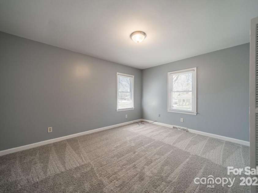 6126 Eagle Peak Drive, Charlotte, NC 28214.  MLS# CAR4224487, YatesRealty ID 8144. 