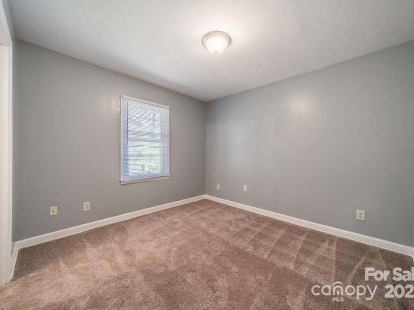 6126 Eagle Peak Drive, Charlotte, NC 28214.  MLS# CAR4224487, YatesRealty ID 8144. 