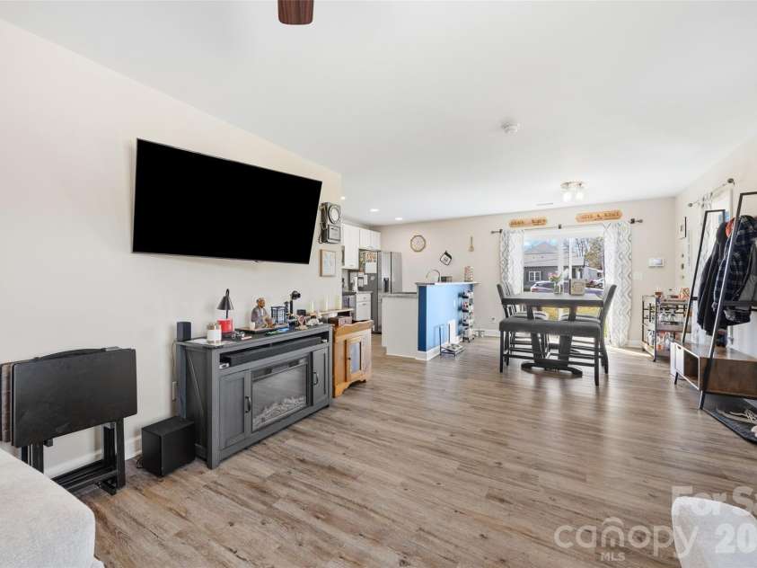 1375 Crawford Road, Rock Hill, SC 29730.  MLS# CAR4333374, YatesRealty ID 8148. 